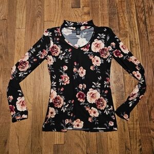 Women's Rue21 Black and Pink Floral Long Sleeve Top With Chocker Size Medium